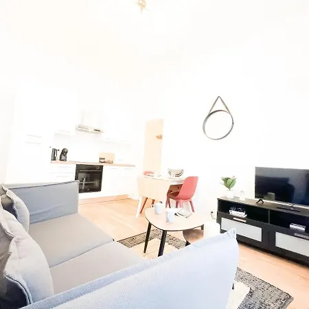 Le Pivoine Du Commando, 100m Et Proche Gare Saint-Nazaire (Loire-Atlantique)